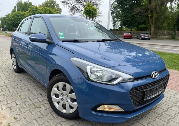 Hyundai i20 cena 39900 przebieg: 101000, rok produkcji 2018 z Namysłów małe 596